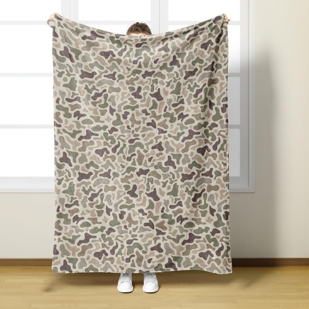 [Soft Camouflage Blanket] Soft, Lightweight Camouflage Series Digital Print Flannel Blanket All-Season Comfort for Bed, Sofa, Camping & Travel Green, Brown & Beige Camo Pattern, Polyester Fabric, Travel Blanket-280GSM