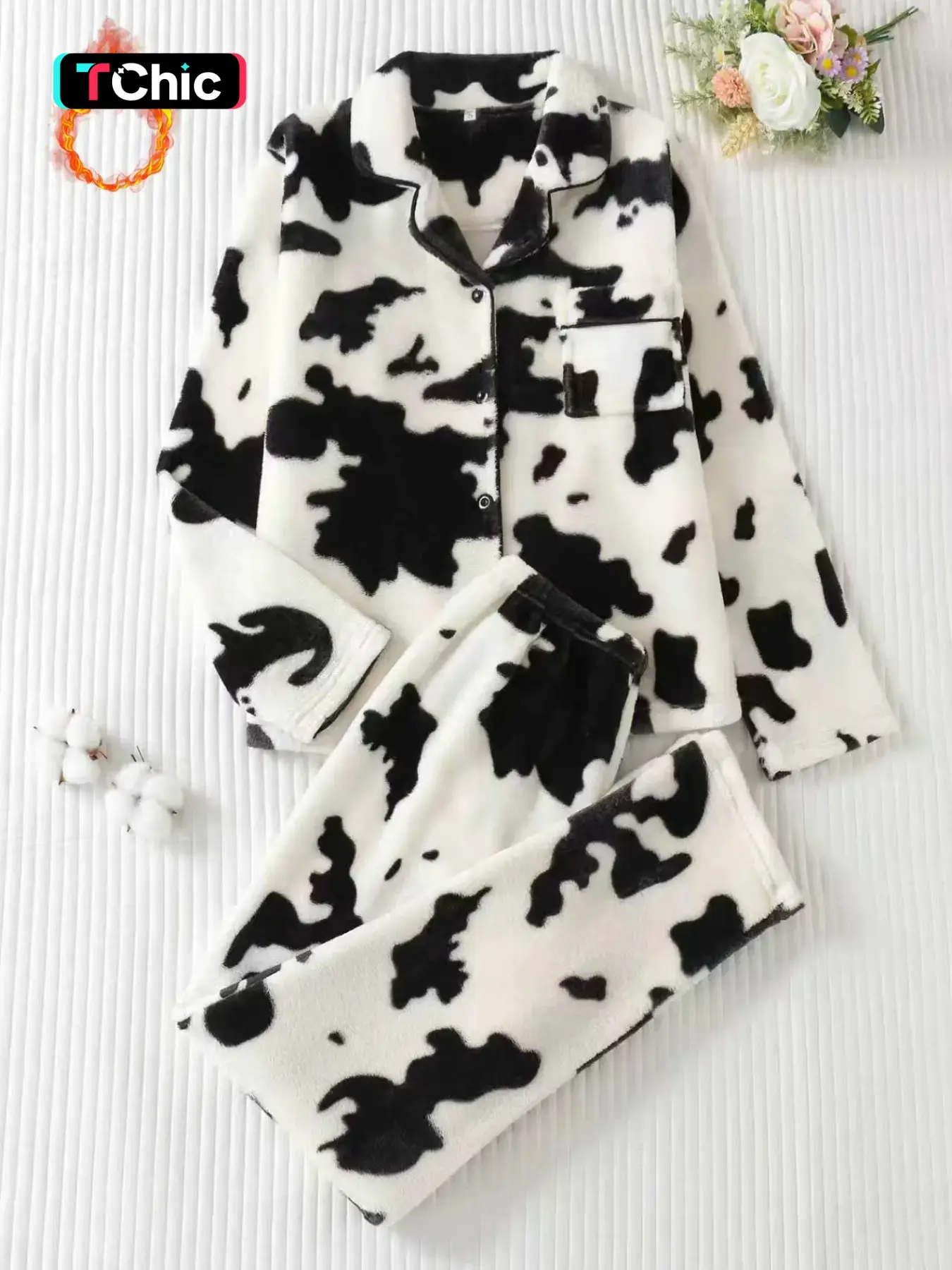 Women's Flannel Pajama Set, Cow Pattern Long Sleeve Button Top & Elastic Comfortable Pants, Winter Fitted Sleepwear, Casual Home Wear, Loungewear
