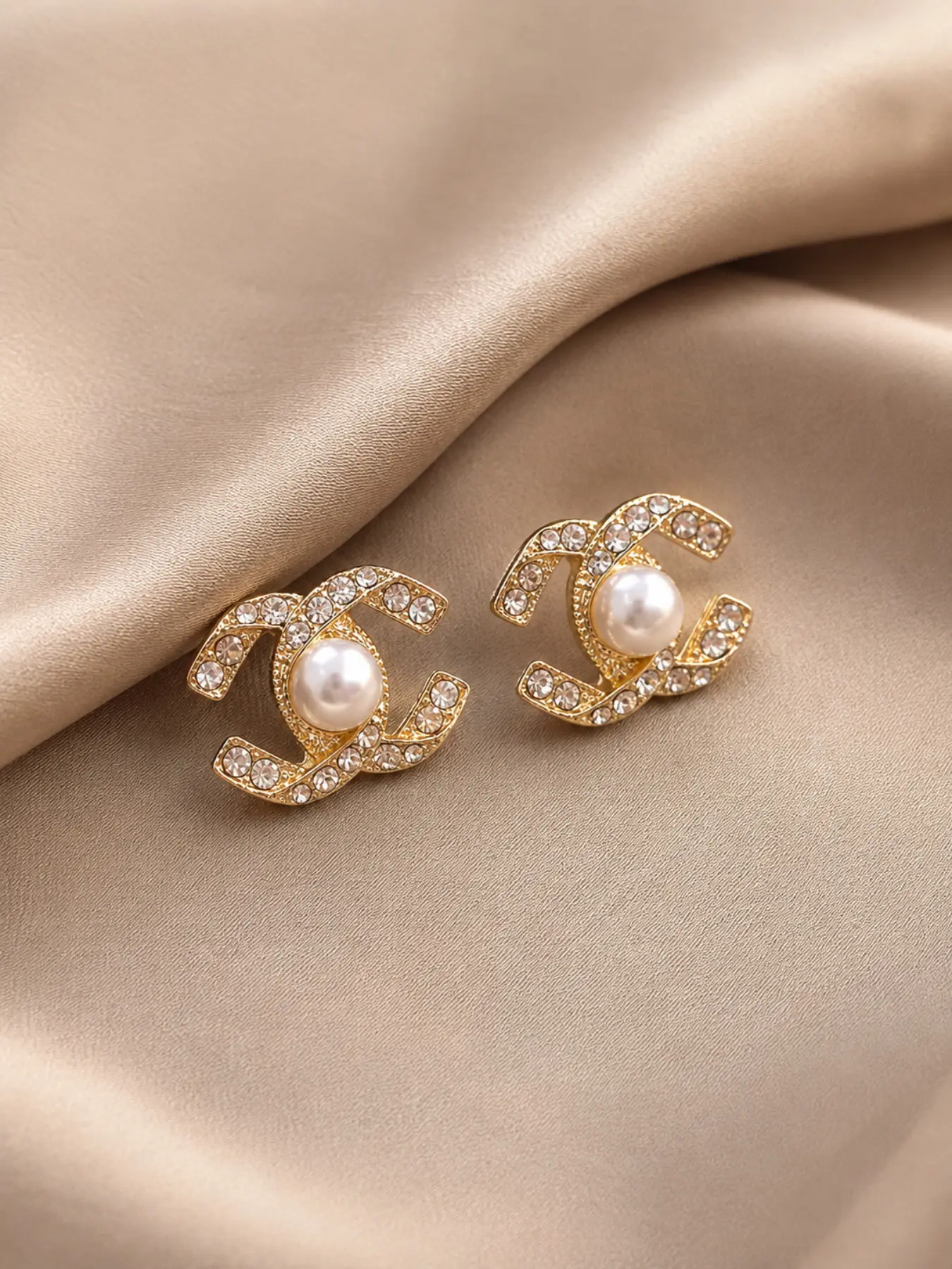 Pearl Decorated Earrings Set, Clip-On C-Shaped Ear Clips, Fashionable Jewelry for Women, Daily Wear and Date Night Accessories