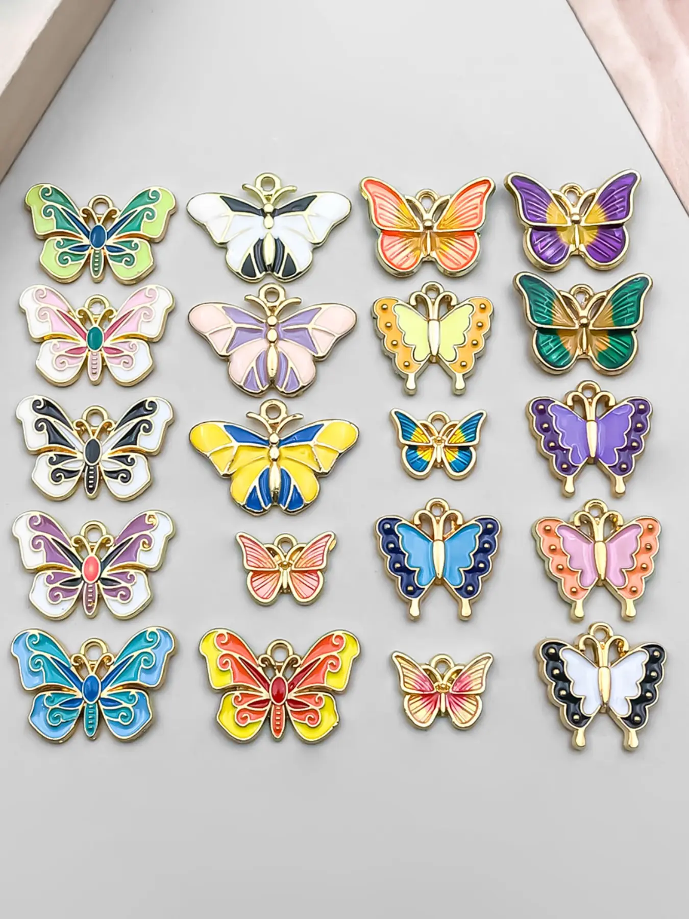 Mix 20pcs Vintage Drip Oil Butterfly Series Set With Interval Beads,DIY Keychain Necklace Charms Accessories Jewelry Making Kit,Trendy Gifts