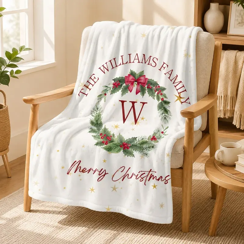 Personalized family Christmas flannel blankets, Christmas wreath blankets, cozy Christmas gifts, sofa and bed decorations.