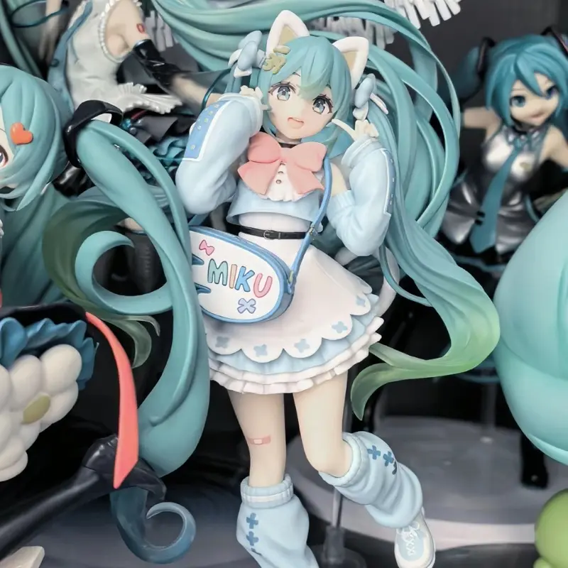 Original fashion Hatsune Miku Anime Figure Action Figurine Model Collector Toys Hatsune Miku BANPRESTO Collectible Gift
