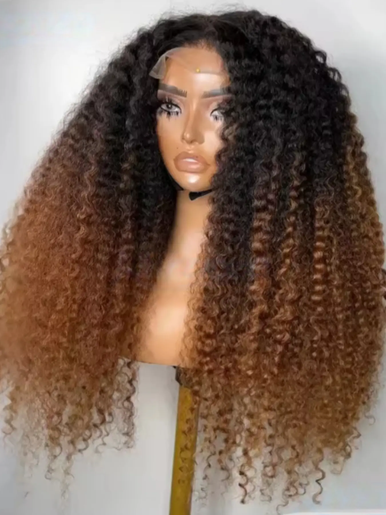 26-Inch Graduated Curly Wig for Women, 180% Density, Natural Hairline, Daily Wear, Synthetic Material, 13*4*1 Lace Front, Synthetic Lace Wigs