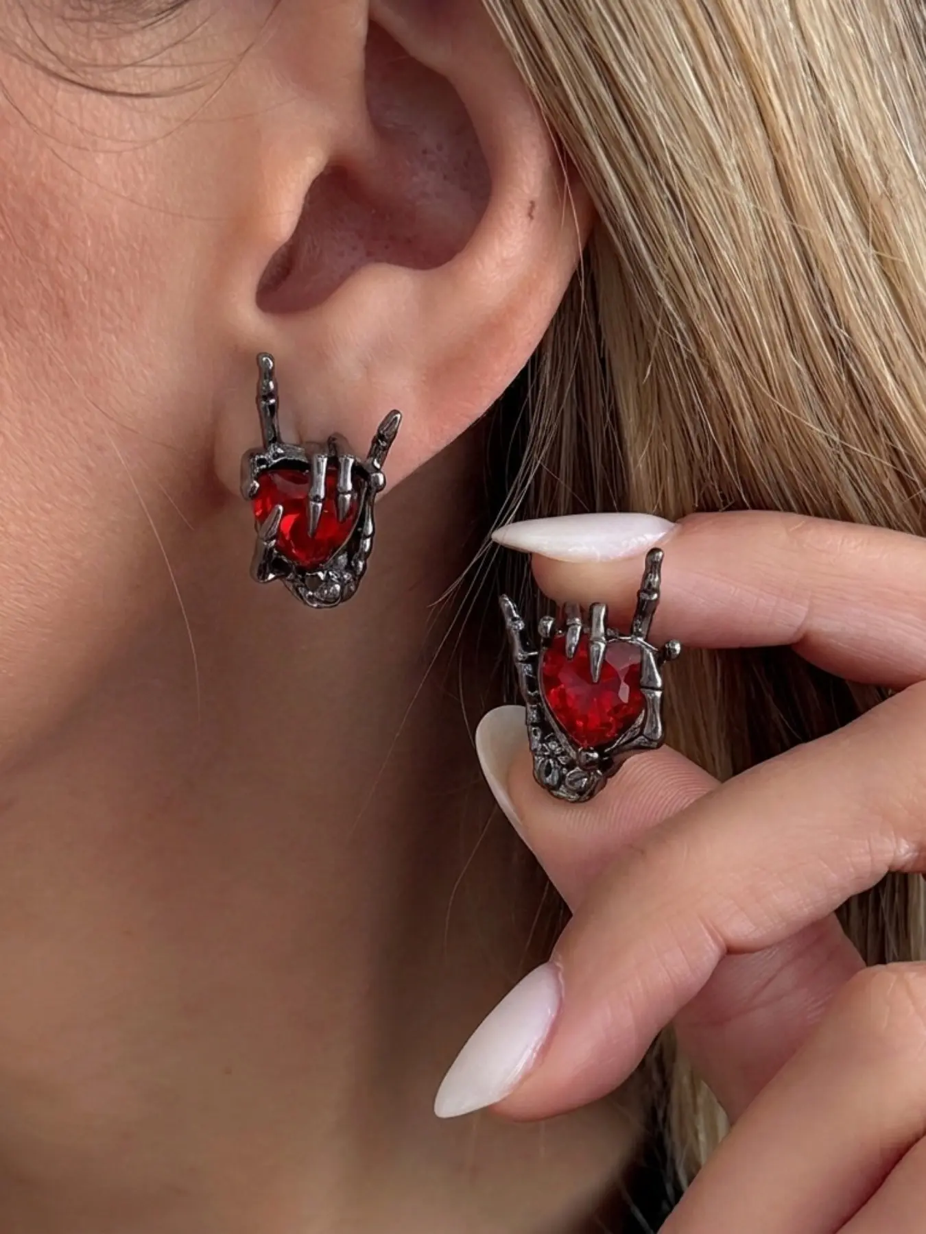Halloween Gothic Punk Skull Heart Earrings, Sweet Cool Y2K Ear Rings, Perfect for Women's Parties, Halloween Wear, Versatile Wear, Halloween Ready, Ideal Gift