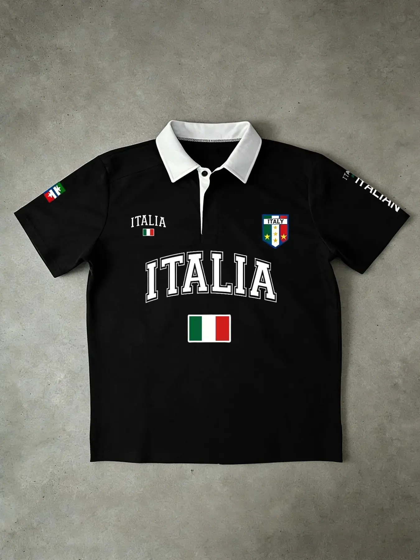 Men's Black Italia Graphic Polo Shirt, Oversized Short Sleeve Collared Top with White Contrast Collar, Flag Letter and Emblem-Style Prints, Retro Y2K College Streetwear for Summer, Campus Looks, Travel, Parties, Weekend Outings, and Casual Styling