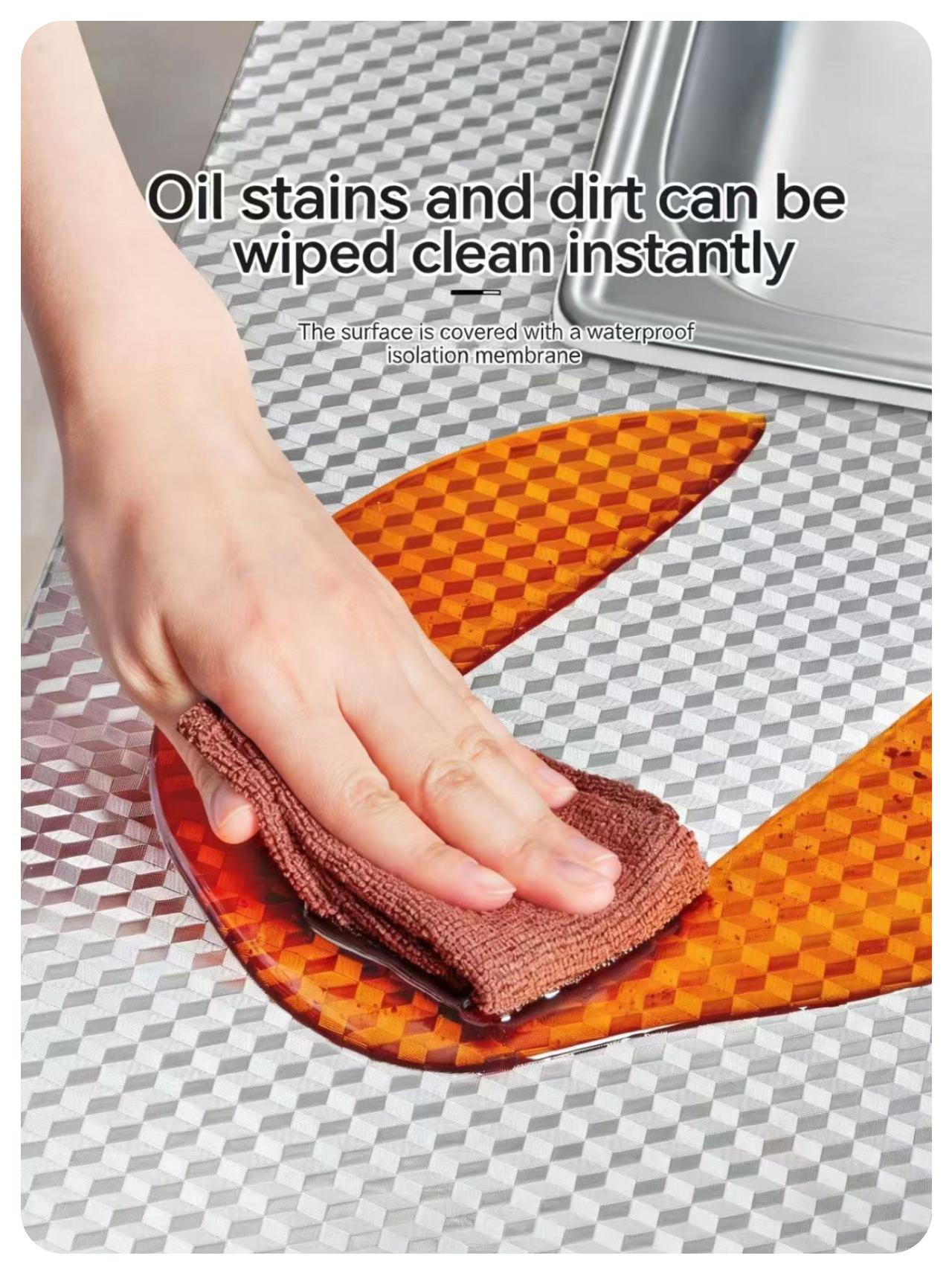 Thickened kitchen oil-proof stickers, high temperature resistant, waterproof and moisture-proof, suitable for kitchen cabinets, wallpaper, stovetops, and countertops. (Aluminum foil paper)