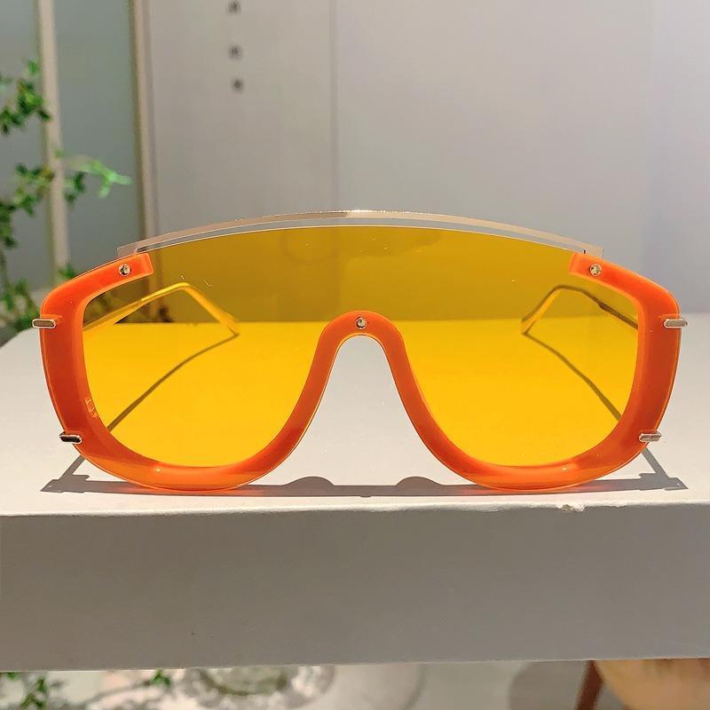 Y2k Stylish Women Sunglasses Fashion Gradient Outdoor Sports Shades Trendy Luxury Brand Design Futuristic Men Sun Glasses new Light Blocking for Screens Protection Glasses for Women Women's Clear