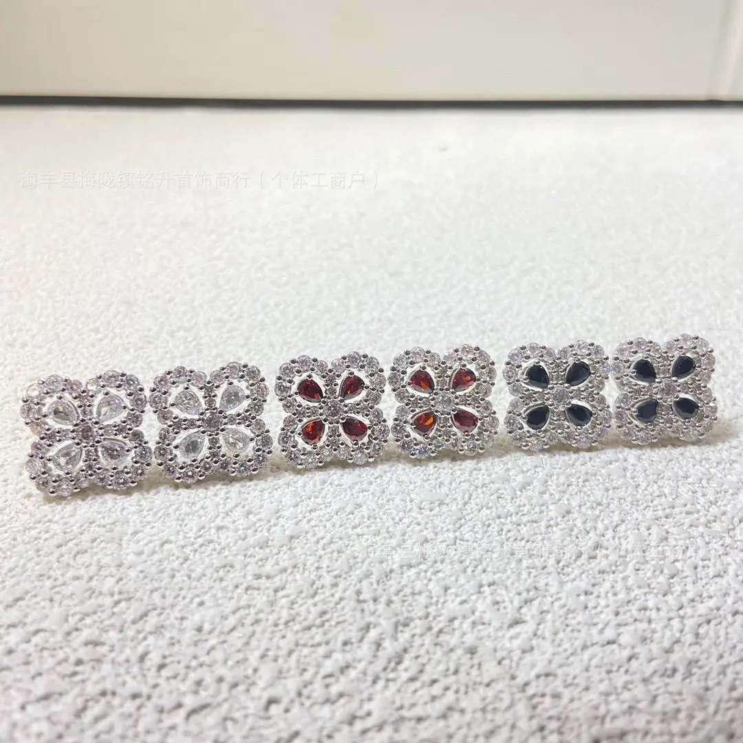 Clover 18k stud earrings women's colored diamond pink black blue yellow white gold full diamond earrings