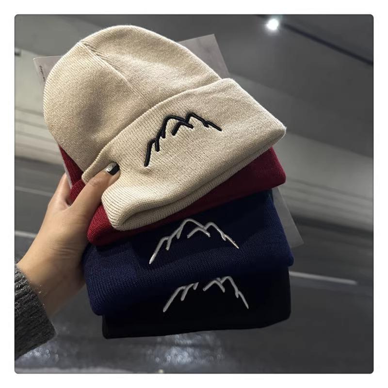 Korean Style Easy Embroidered Mountain Hat for Men And Women, Perfect for Outdoor Activities, Featuring a Joker Design for Ear Warmth in Cold Weather