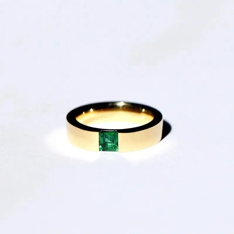 Women's Natural Emerald Ring - Gold-Tone Stainless Steel Jewelry with Inlaid Green Zircon for Bridal Engagement