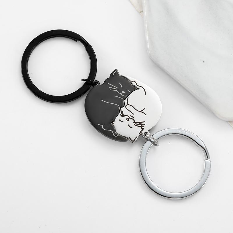 1Pair Cute Kawaii Cat Keychain Patchwork Heart Round  Charms for  Couple Lovers Keyring Stainless Steel Backpack Car Key Ring- Cute Matching Keychains for Boyfriend, Girlfriend, Best Friends & Family