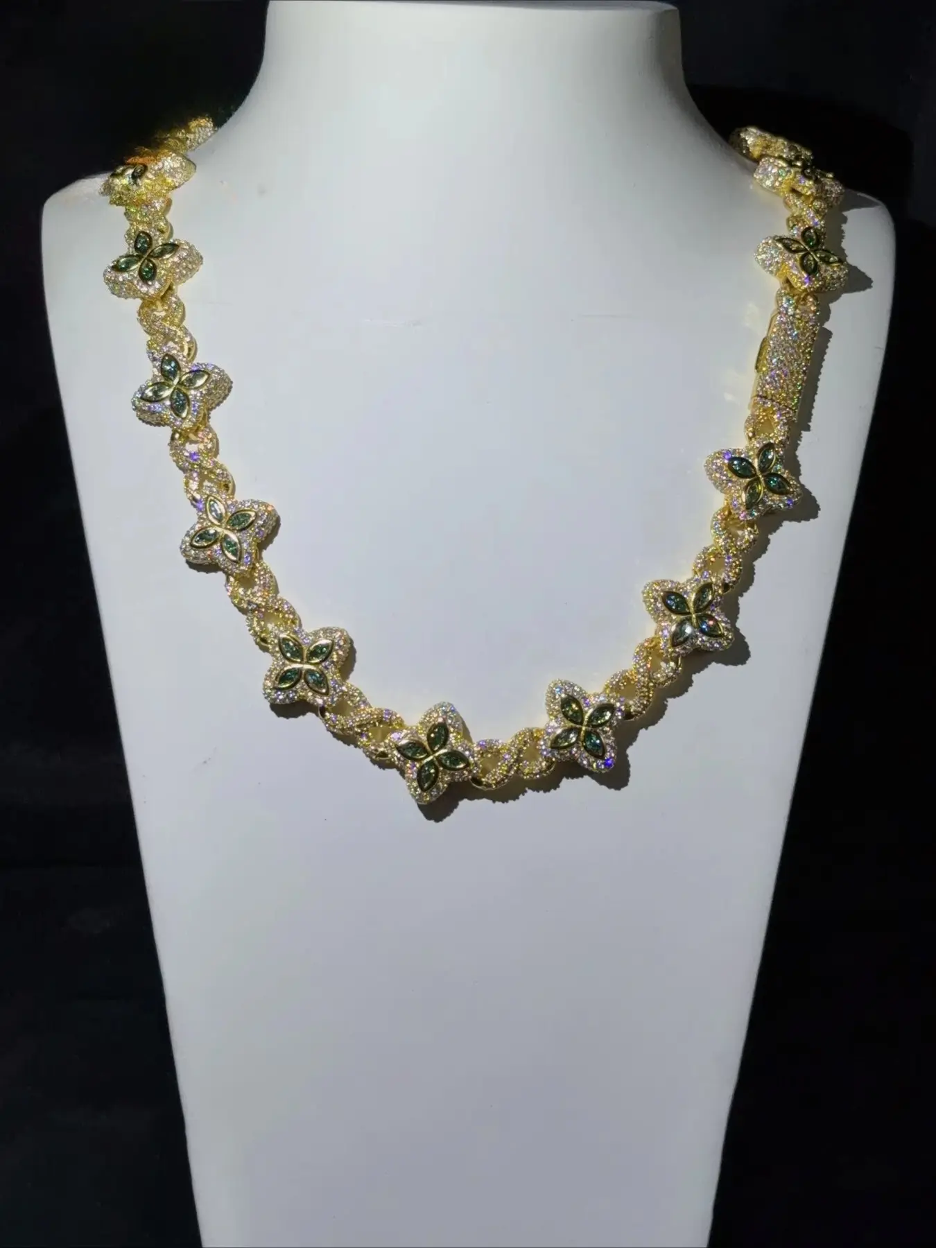 Emerald clover hip-hop jewelry Necklace Cuban chain with diamonds Cuban chain, American street trend single product, daily wear and stage appearance are universal, creating exclusive hip-hop personal style, exquisite gift box packaging,