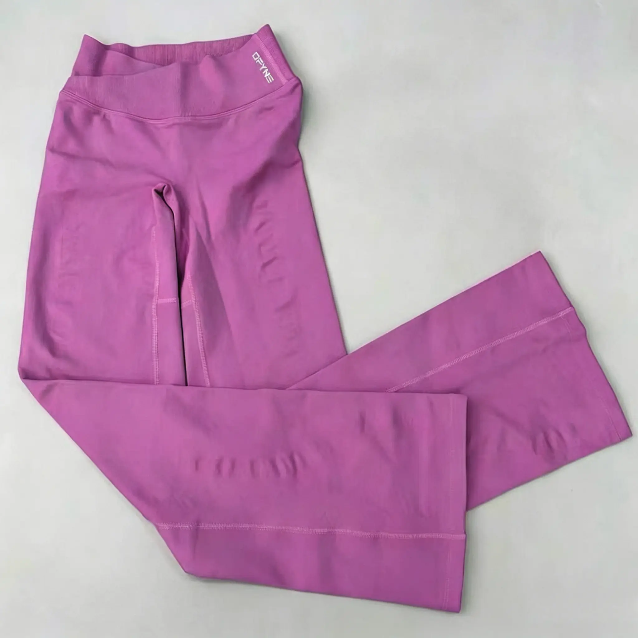 DFYNE Seamless V-Waist Flare Leggings Women – Cross Waist Butt Lifting Yoga Pants, High Waist Sculpt Flared Gym Trousers