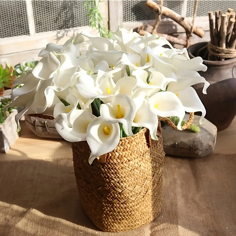 Lifelike artificial calla lilies, plastic artificial calla lilies, Fake Flowers, Artificial Flower Decoration, suitable for wedding engagements, anniversaries, home decoration, Halloween and Christmas seasonal decorations