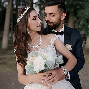 FUNRUN 5PCS Bridal Wedding Jewellery Set for Women Crystal Teardrop Cluster Necklace Dangle Earrings and Zircon Bracelet Ring Set Wedding Engagement Bridesmaid Costume Dress Prom Jewellery