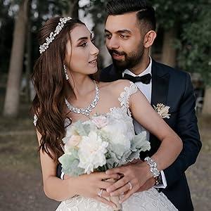 FUNRUN 5PCS Bridal Wedding Jewellery Set for Women Crystal Teardrop Cluster Necklace Dangle Earrings and Zircon Bracelet Ring Set Wedding Engagement Bridesmaid Costume Dress Prom Jewellery