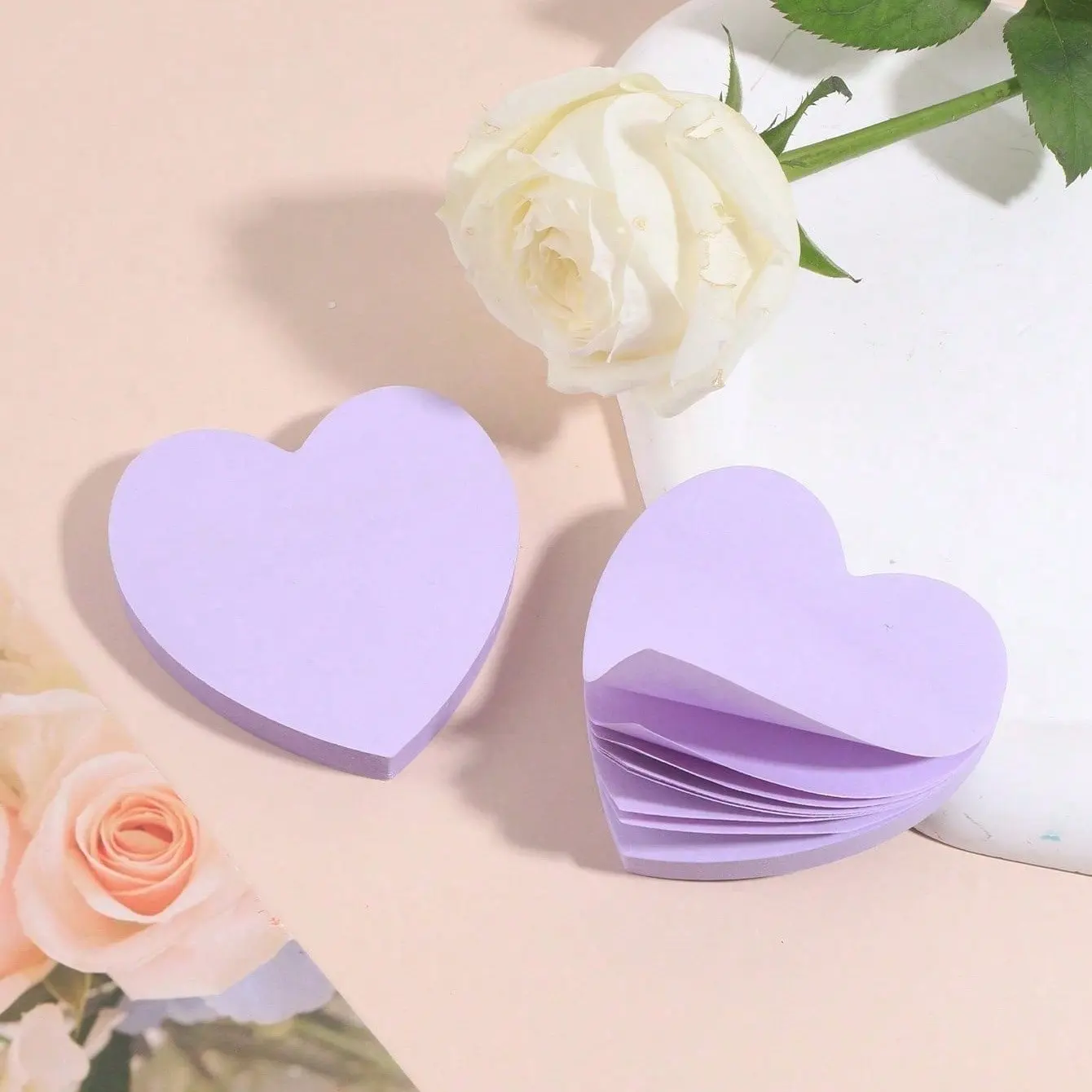100 Sheets Creative Heart Shaped Sticky Notes, Cartoon Romantic Stationery Gift Memo, Perfect for Valentine's Day and Back-To-School Season