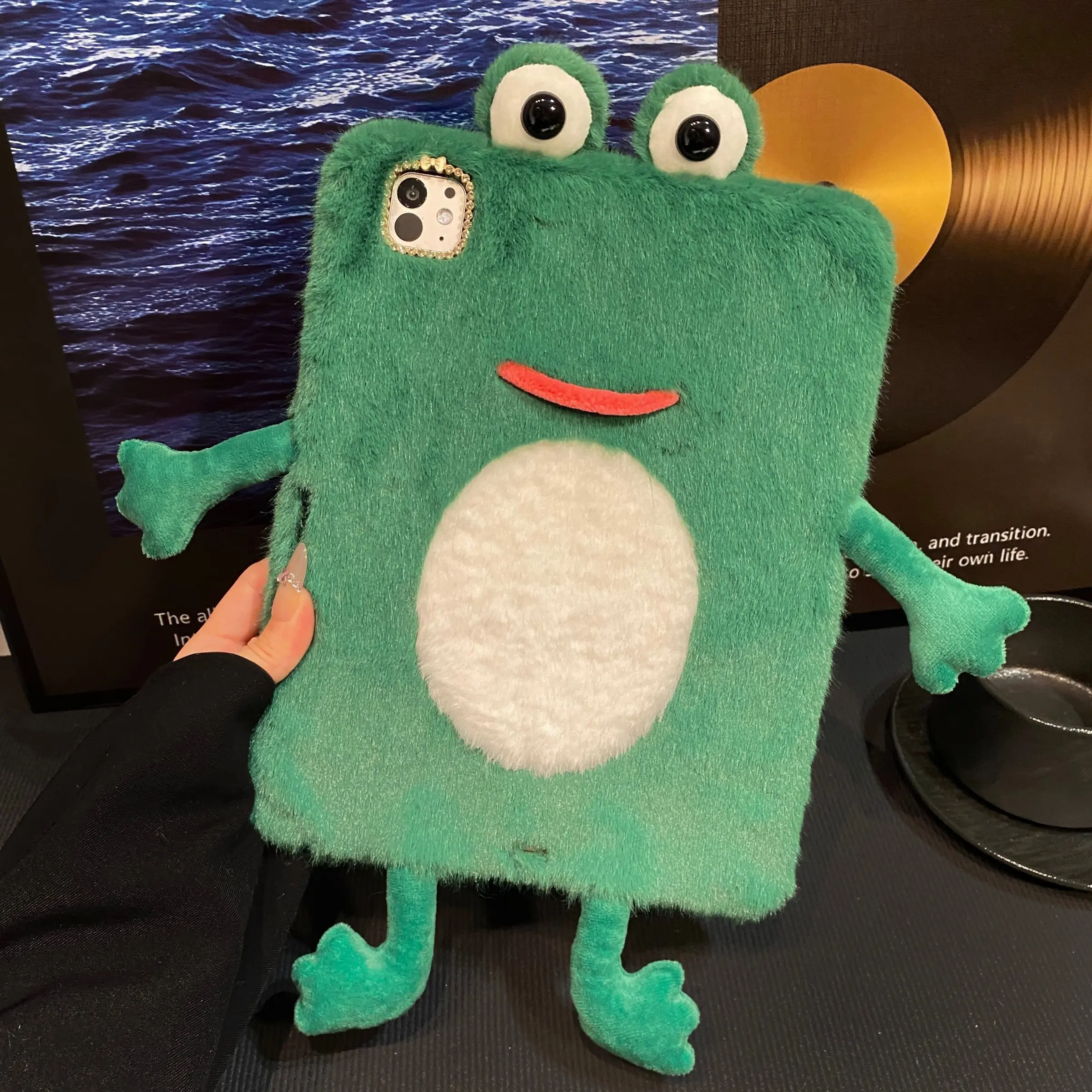 Cute 3D Frog Plush iPad Case, iPad Sleeve, Soft Plush Tablet Cover, Tablet Casing with 3D Eyes, Legs, and Belly Decor, Fits All iPad Models, Perfect Gift for Girls