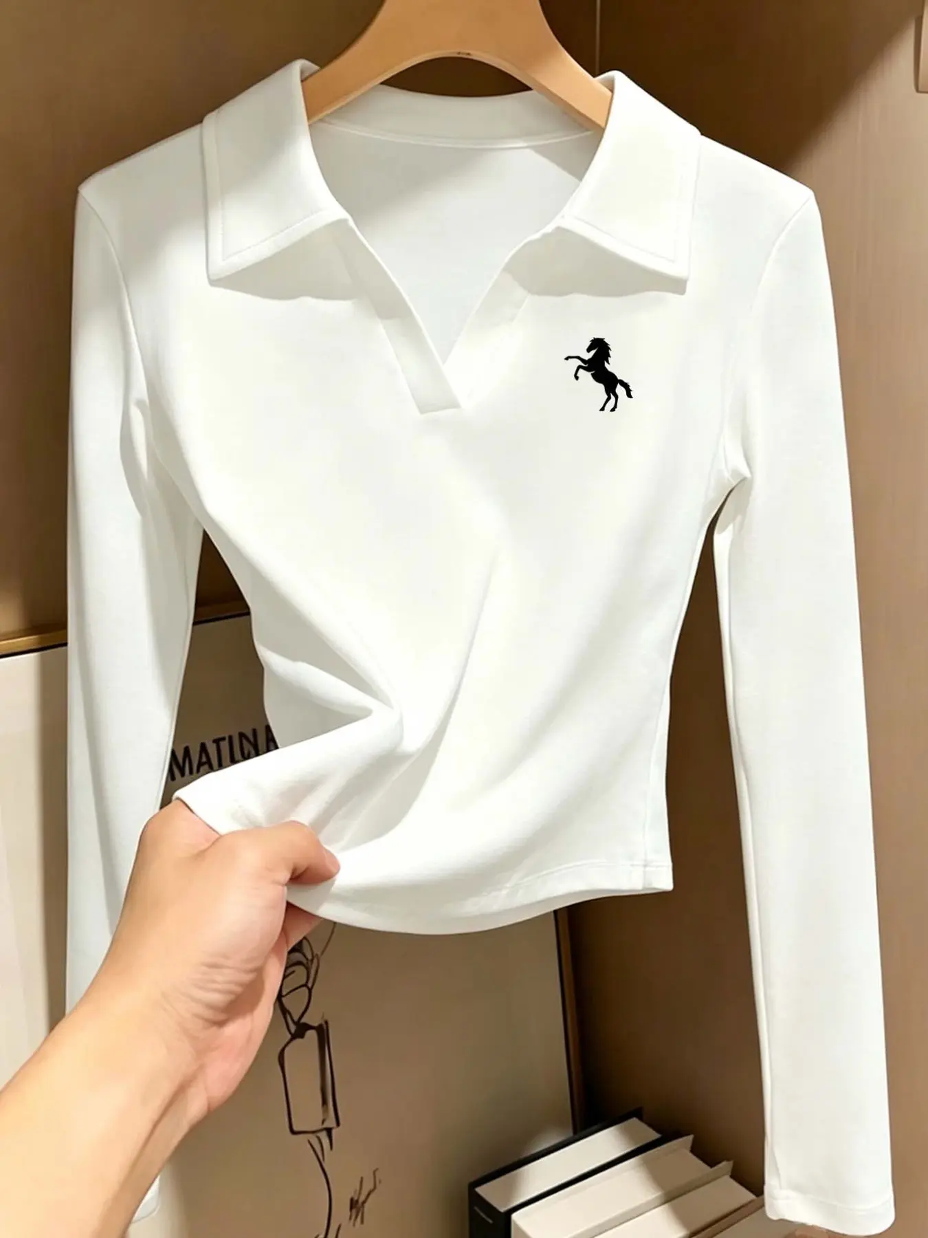 Spring Autumn Winter Simple Collar Long Sleeve Graphic Print Polo Shirt, Horse Silhouette Print Short Top, Slim Fit Casual Women's T-Shirt