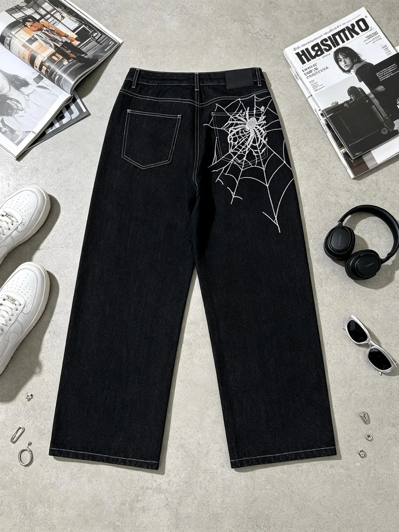 Men's Stylish Spider Web Pattern Embroidered Washed Denim Jeans, Casual Streetwear Loose Fit Versatile Jeans for All Seasons, Comfortable Everyday Wear