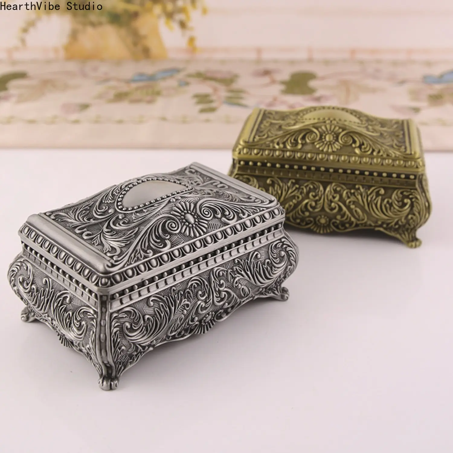 Durable Retro Zinc Alloy Jewelry Organizer Box with Handle - Vintage Carved Treasure Chest, a Trinket Box for Women’s Bedroom Dresser Home Decor Present (Sports & Outdoor Camping & Hiking Hammock Accessory), Bedroom Storage Box, Home Supplies