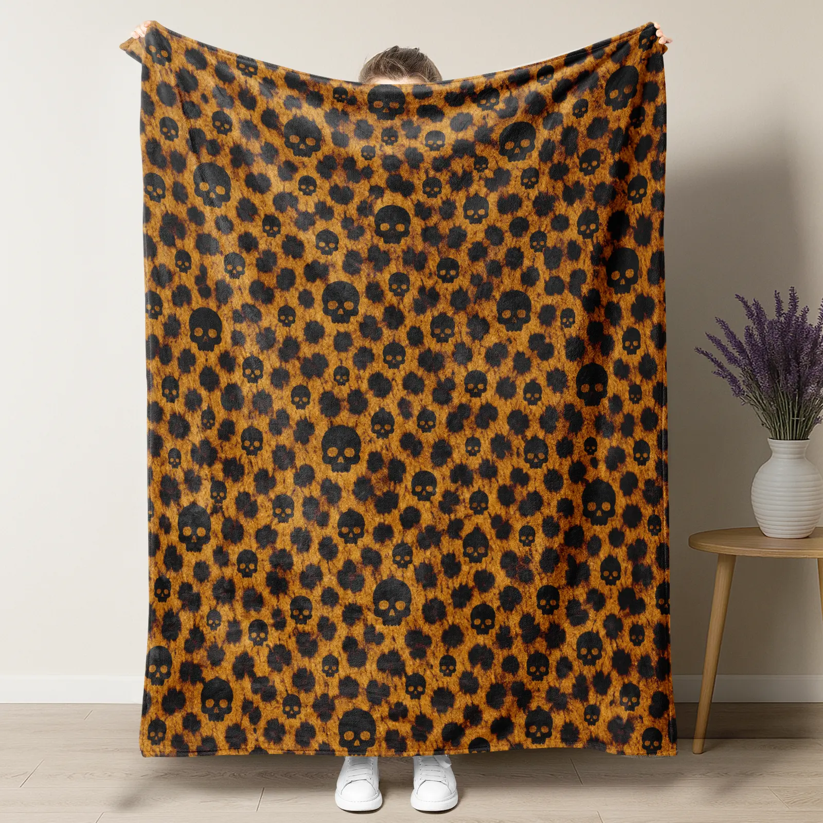 Leopard Skull Throw Blanket, Soft Fuzzy Gothic Cheetah Print Fleece Blanket, Edgy Skull Decor for Couch Sofa Bed, Lightweight Plush Animal Print Blanket for Halloween Gift, Home Decor
