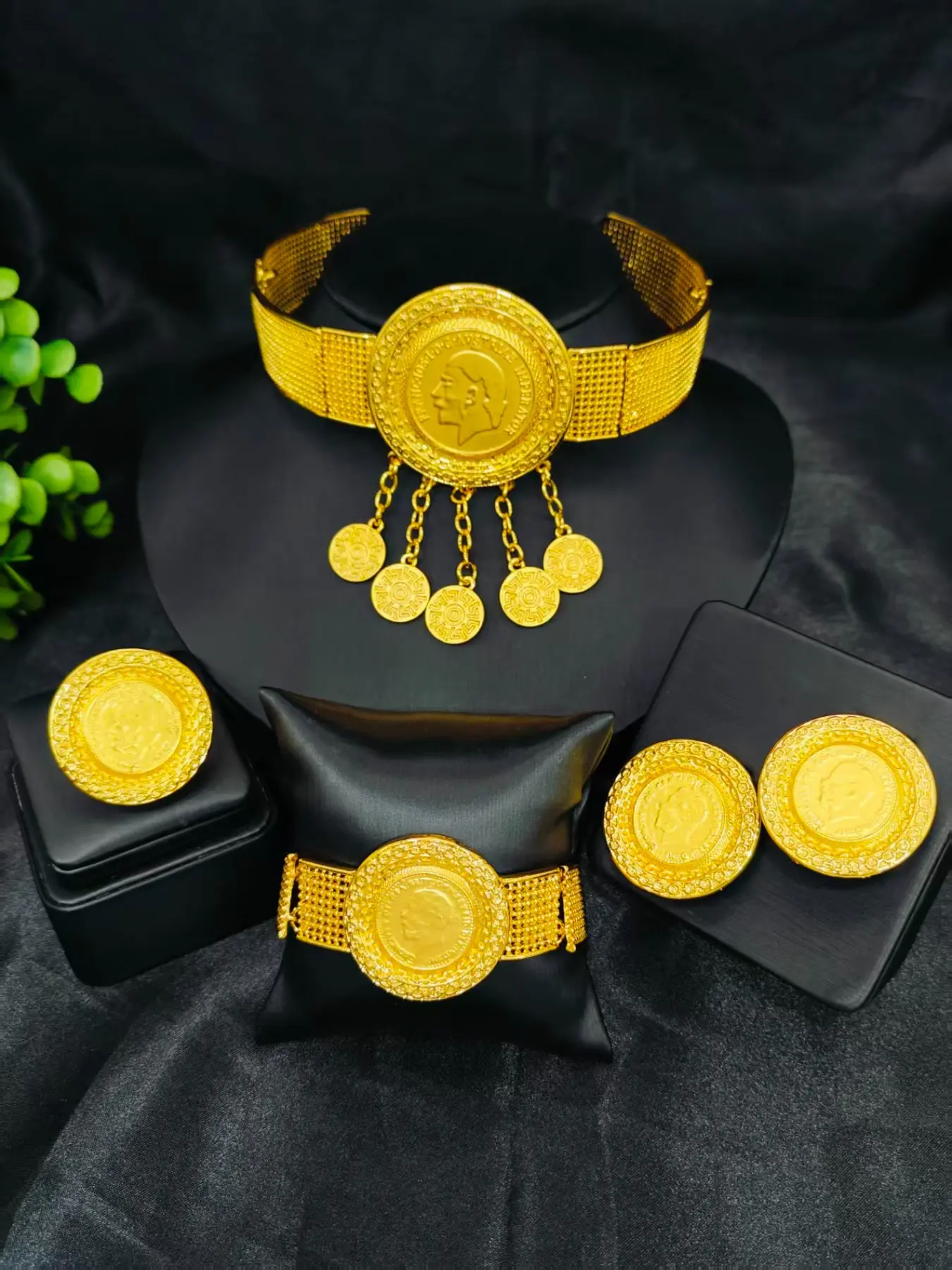 Fashion Women's Vintage Coin Bell Pendant Jewelry Set, Necklace Earrings Bracelet Ring, Wedding Party Gift