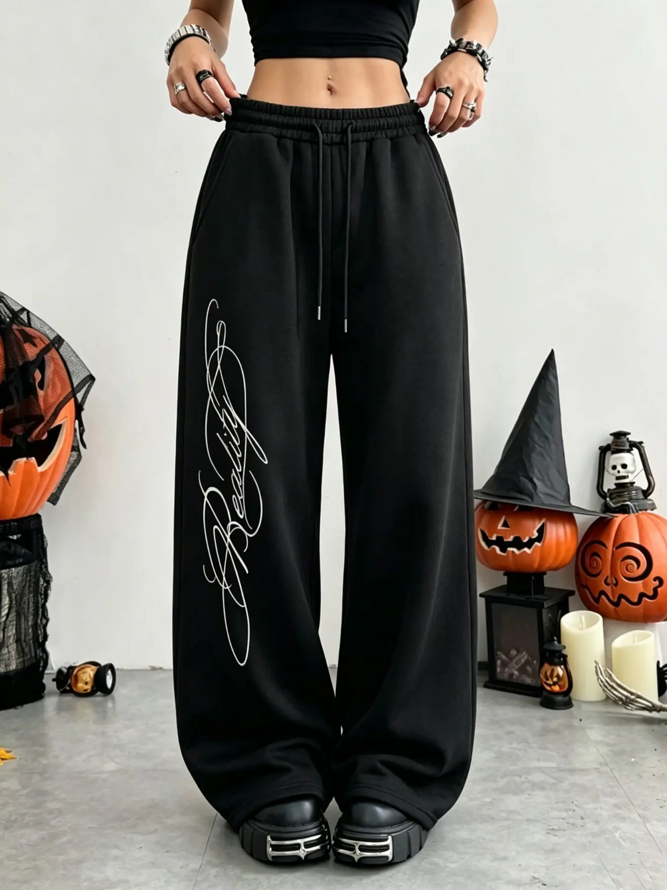 Stylish Gothic Script Graphic Wide Leg Sweatpants,Drawstring Elastic Waist Baggy Trousers,Y2K Streetwear Loose Fit Floor Length Pants Suitable For Daily Outing Hip Hop Dance Casual Party Graphic Sweatpants