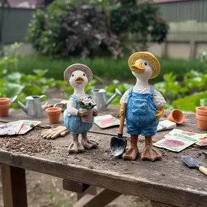 2pcs Upulipuli Duckling Statues with Wearable Overalls, Resin Duck Chicks, Farmhouse Yard Decor, Easter Eggs Sitter, Spring Lawn, Garden Gift