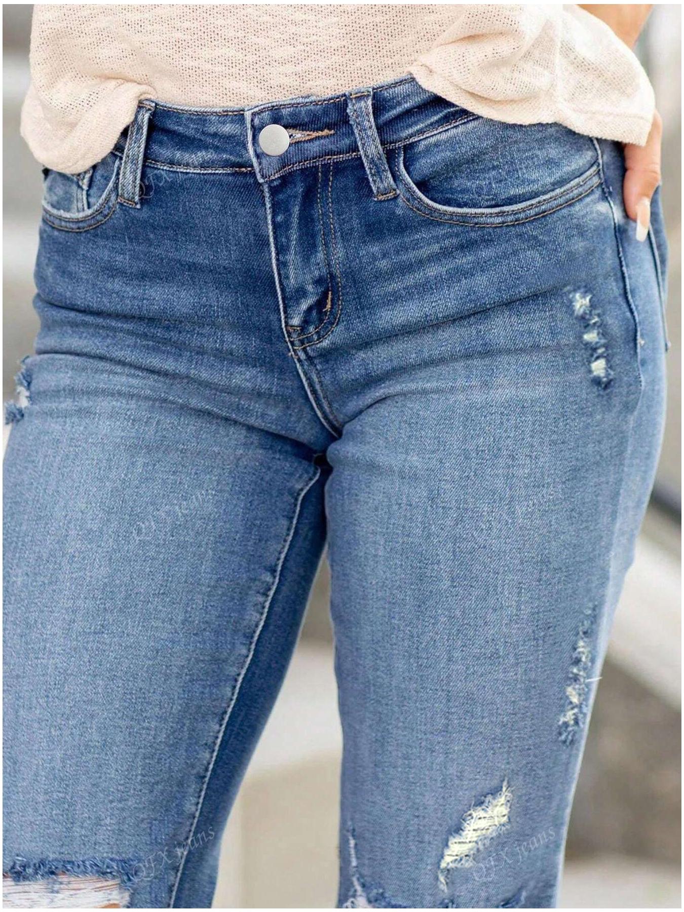 Women's Stretchy Button-Front Ripped Jeans with Rolled-Up Cuffs, Trendy and Fashionable for All Seasons