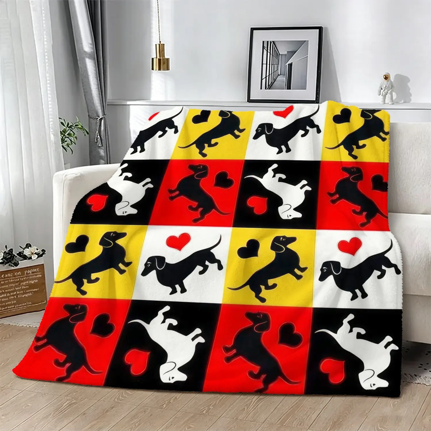 Sausage Dog Print Blanket, Cute Heart-Shaped Pattern Cover Blanket, Soft And Fluffy Flannel Blanket, Suitable For Beds, Sofas, Camping, Travel, Office Nap, Lightweight And Multi-Purpose Warm Blanket, Cozy Gift Blanket For Dog Lovers