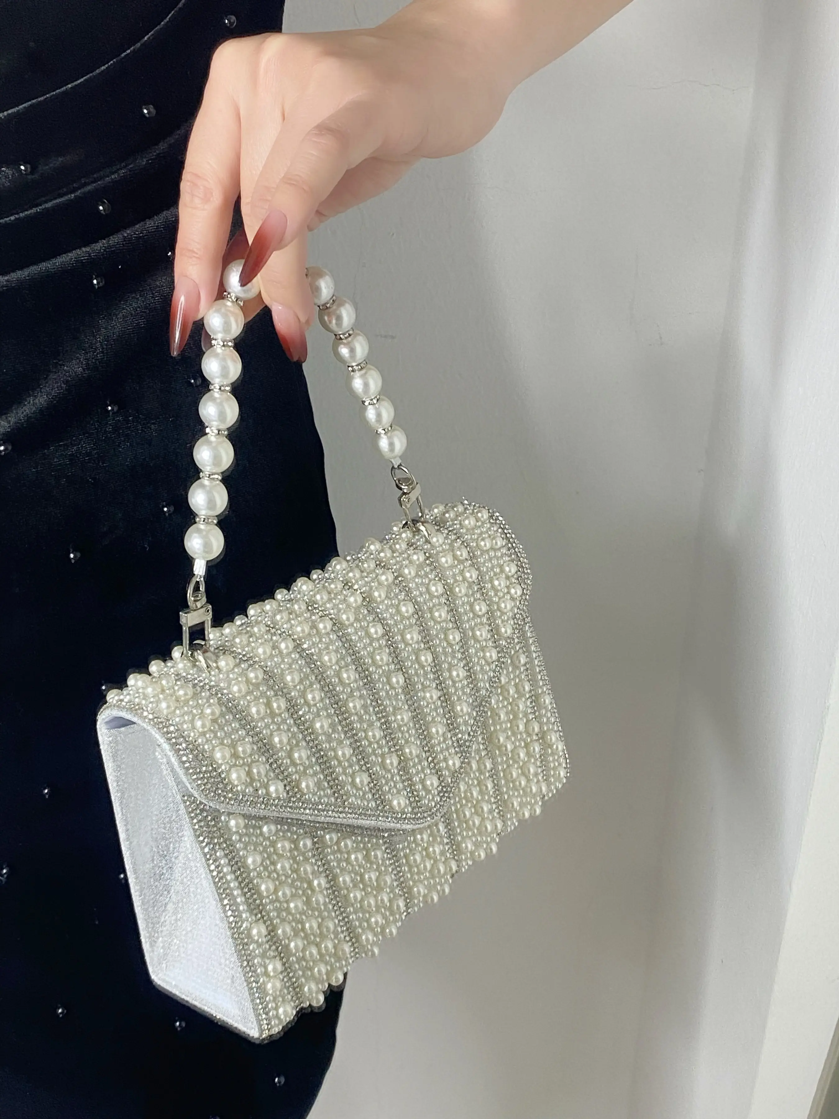 Elegant Pearl Evening Bag for Women, Perfect for Weddings & Parties, Stylish Handbag Gift Idea, Ideal for Holidays