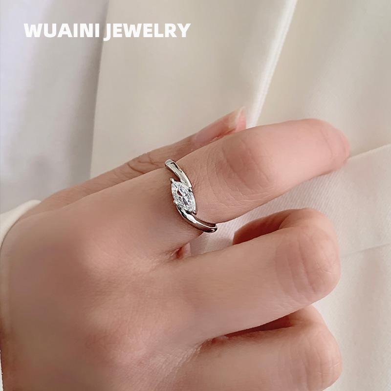 Elegant Golden Marquise Cut Solitaire Ring for Women, Sparkly Zircon Stainless Steel Promise Ring, Minimalist Wedding Engagement Anniversary Jewelry Gift