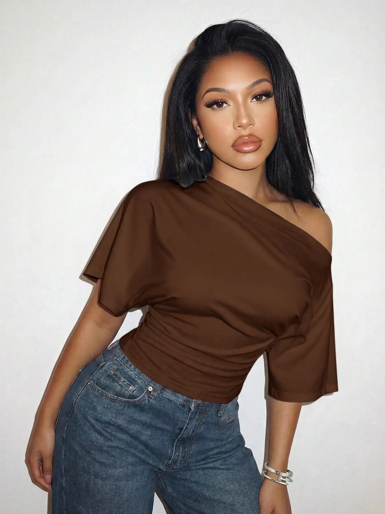 Women's Asymmetric V-Neck off Shoulder Short Top, Batwing Sleeve Ruched Waist Slim Fit T-Shirt, Streetwear Casual Solid Color