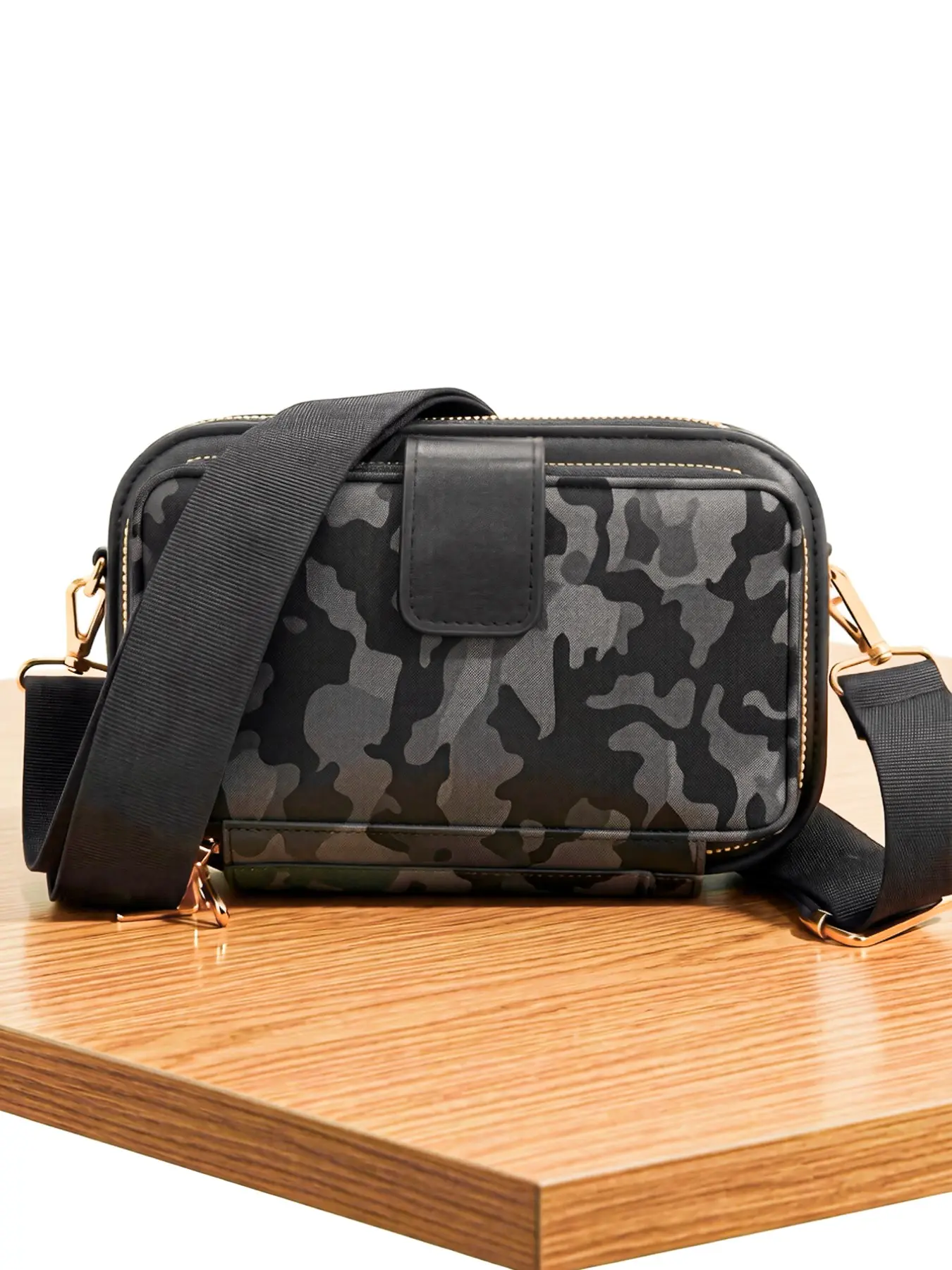 New Camouflage Pattern Trendy Crossbody Bag, Multi-Layer Zippered Pockets, Adjustable Strap, Lightweight, Suitable for All Occasions