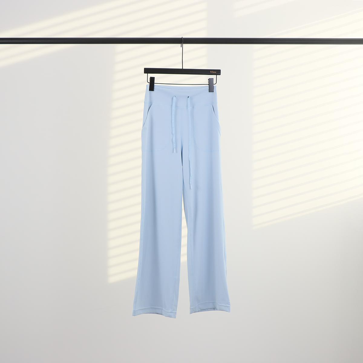 LULU Elegant Women's Straight-Leg Pants: A flattering, tailored fit perfect for both athletic and casual occasions, suitable for all seasons, and expertly crafted.