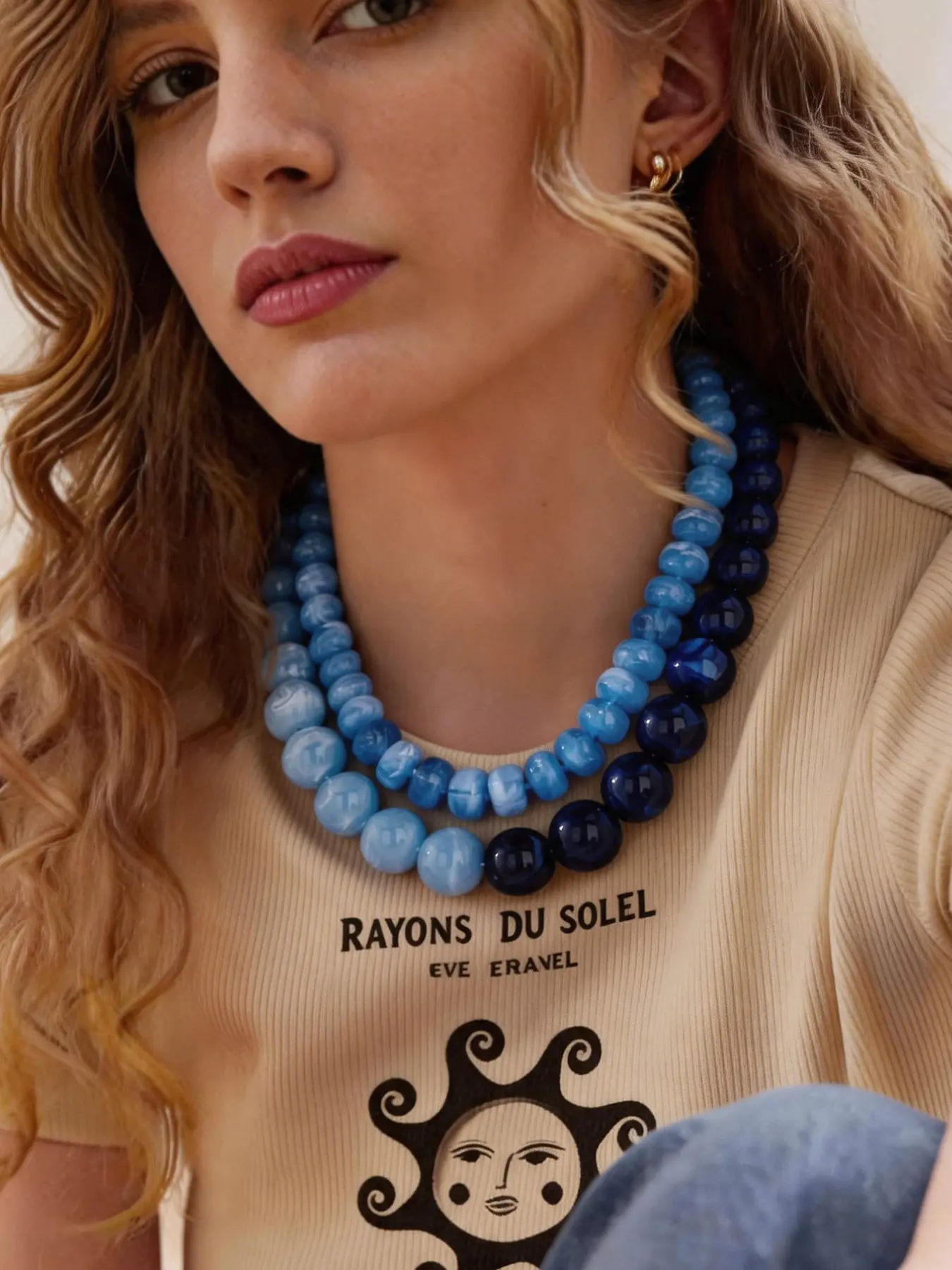 2Pcs Blue Ombre Chunky Beaded Statement Necklace for Women - Marbled Acrylic Resin Ball Bead Choker, Bold Summer Fashion Jewelry, Boho Style Necklace