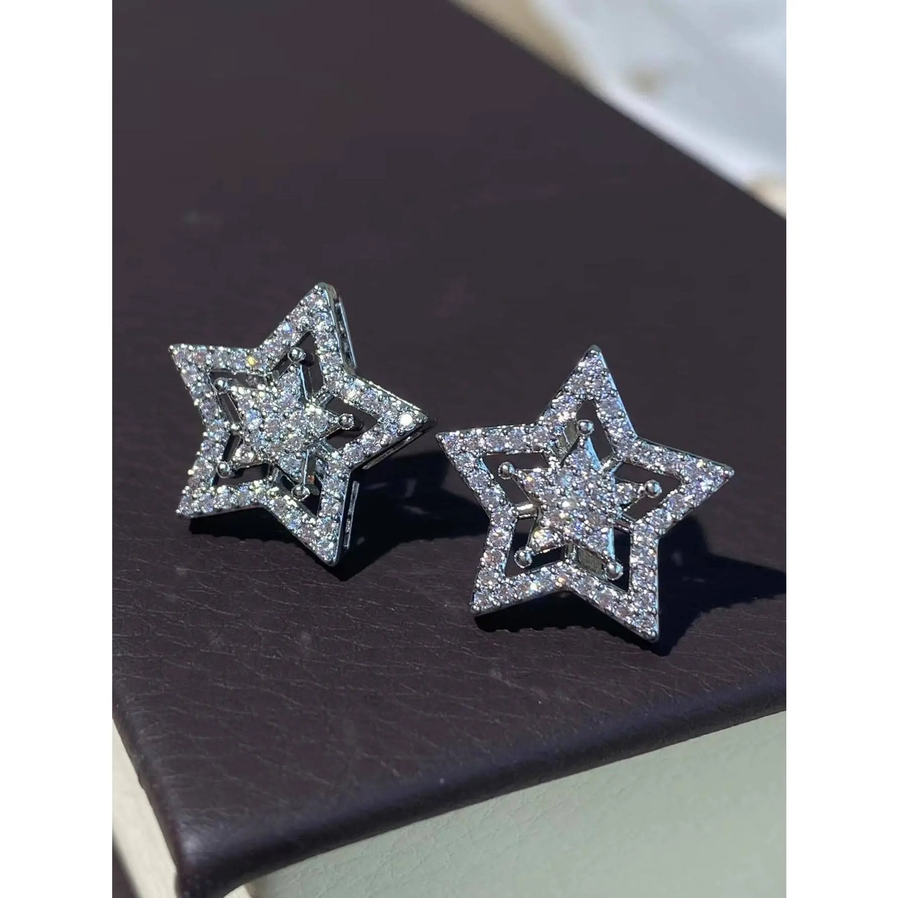 Rakol Stainless Platinum-Plated Women's 1-Pair Elegant Copper Rhinestone Star Stud Earrings, Party Wear Accessory for Daily Use & Gifting (Home & Festive Supplies)