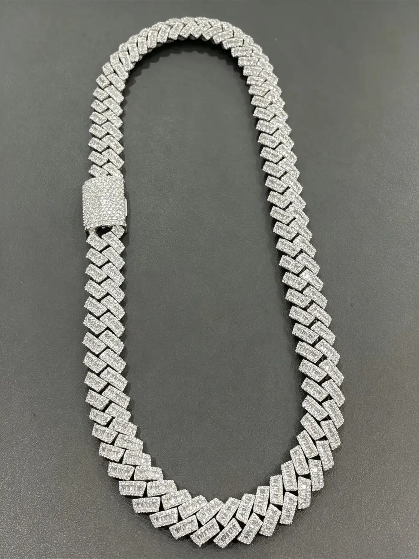 20Mm Seiko custom hip-hop Cuban necklace, multiple color schemes are optional, the heavy version shows the charm, festival gifts are daily wear, trendy men's versatile jewelry, Halloween Thanksgiving gifts
