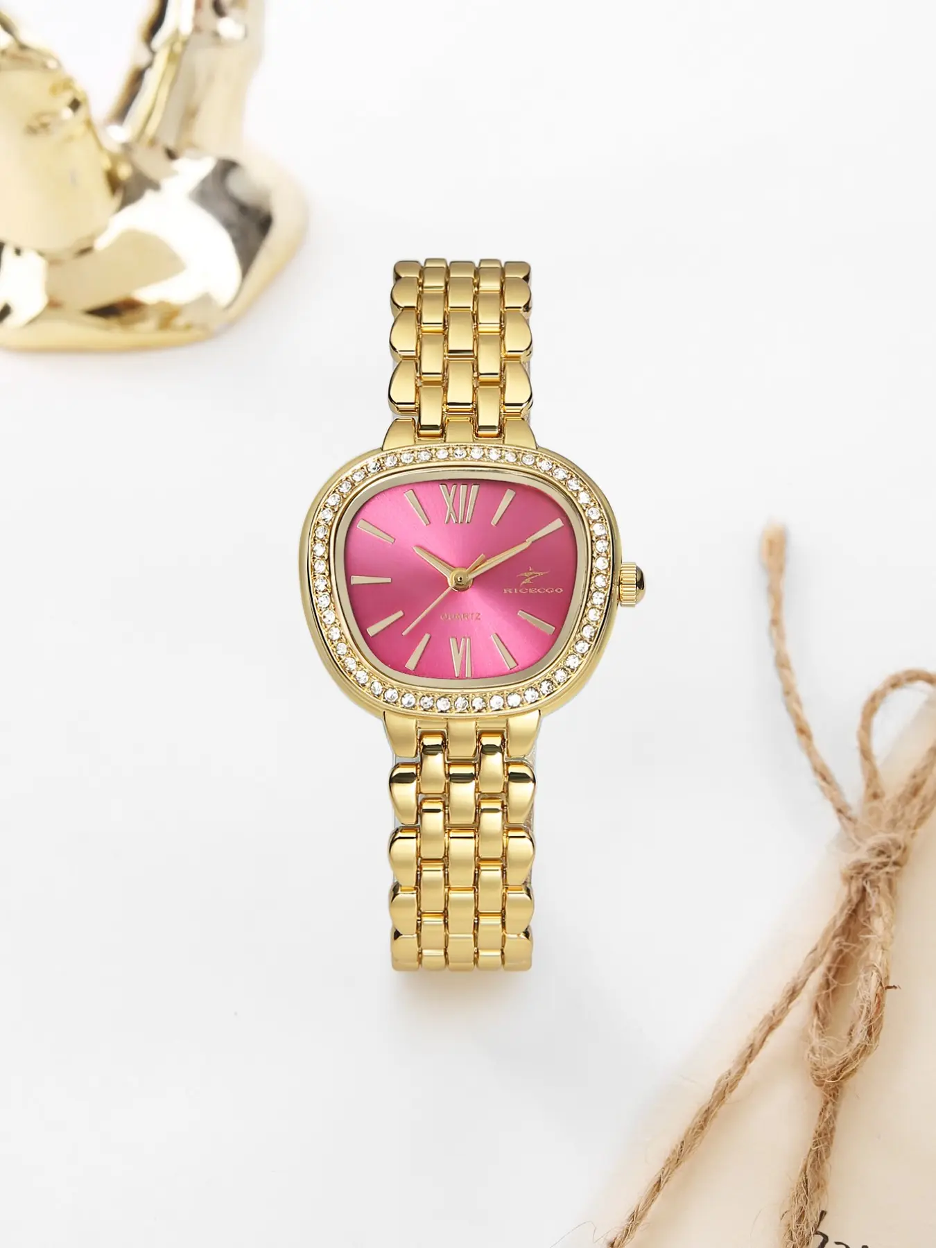Women's Vintage Roman Numerals Watch, Simple and Elegant Design, Durable and Timeless Style, Perfect for Everyday Wear