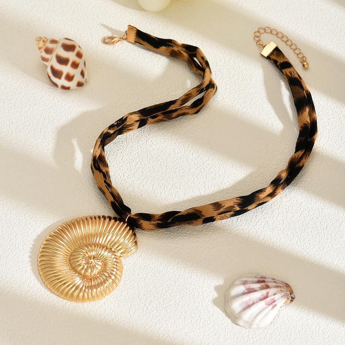 Wholesale cross necklaces for European and American cross-border markets, leopard print, flower, heart pendants, summer ocean shell and starfish collarbone chains