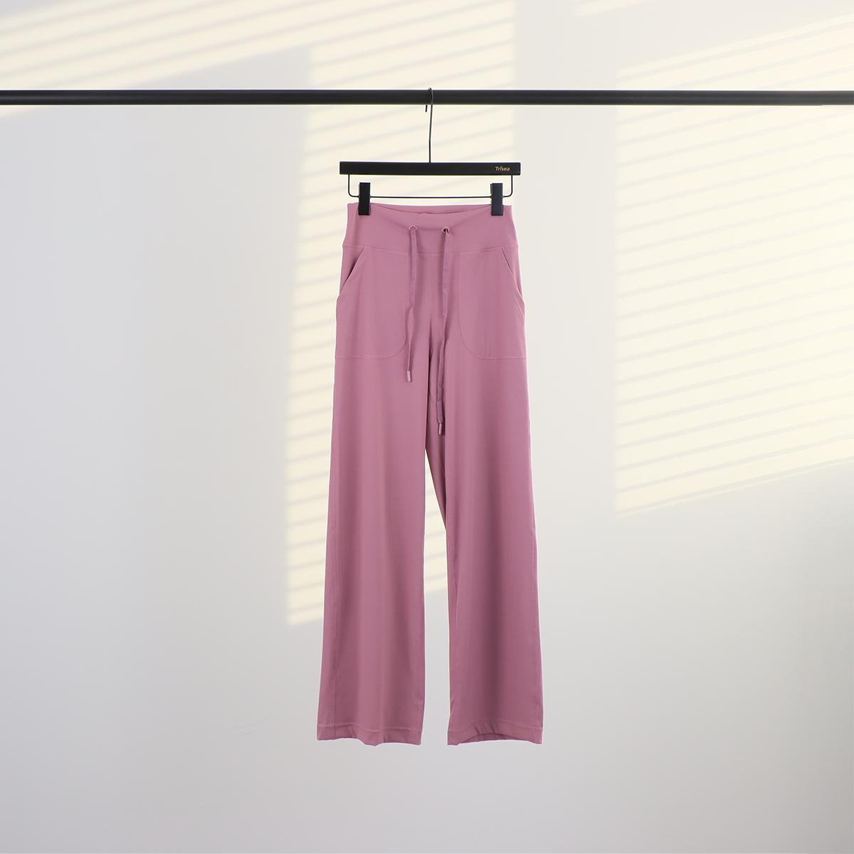 LULU Elegant Women's Straight-Leg Pants: A flattering, tailored fit perfect for both athletic and casual occasions, suitable for all seasons, and expertly crafted.