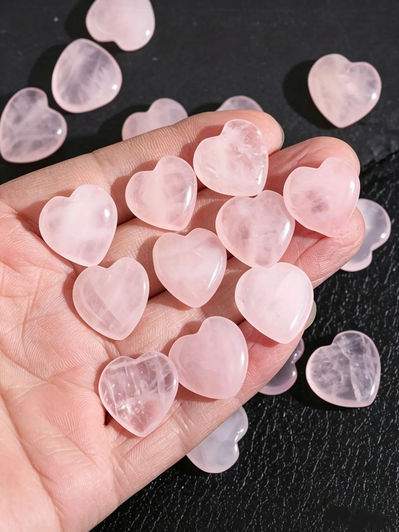 10/20/30 pieces of natural rose quartz, heart-shaped engraved polished stones, suitable for scene decoration and DIY jewelry-making tools. Perfect gifts for Valentine's Day and Mother's Day.