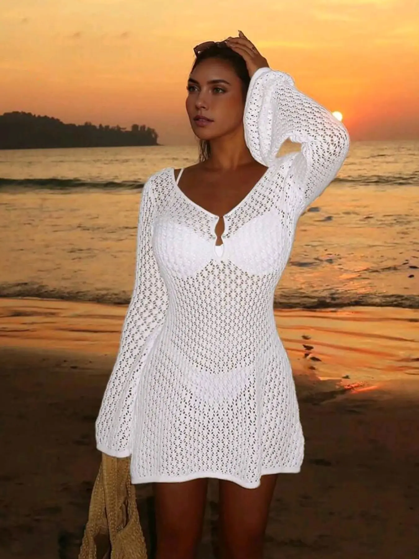 Women's Hollow Out Beach Vacation Long Sleeve V-Neck Knit Top Dress, Casual Summer Fashion, Comfortable and Stylish