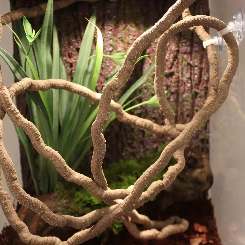 Chameleon Gecko Climbing Decor, Realistic Plastic Vine, Free-Form Shape, Dual Protective Caps, Fixed Suction Cups, Ideal for Terrariums