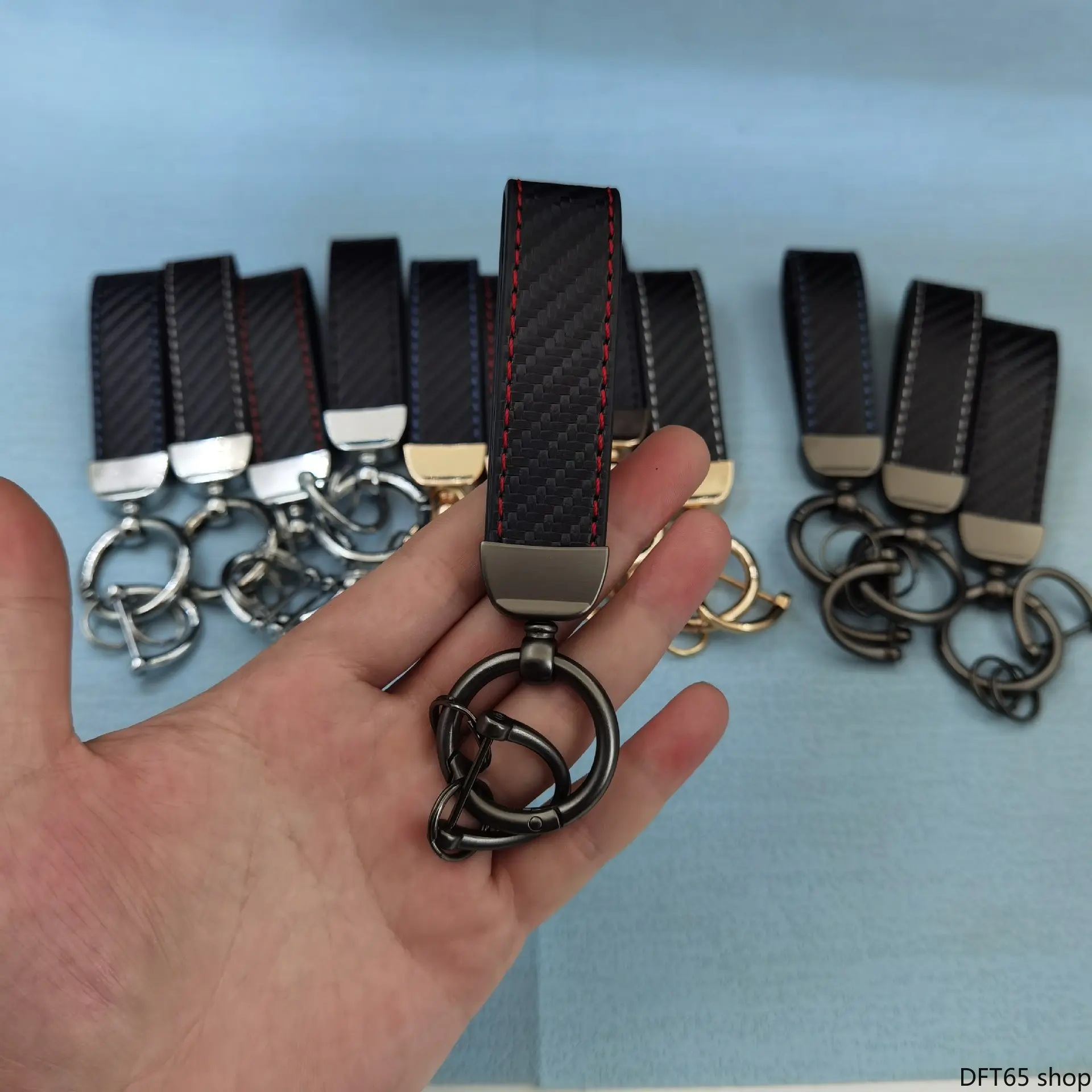 Carbon Fiber Textured Faux Leather Keychain Matte Metal Split Ring Solid Slim Silhouette Wear Resistant Smooth Surface For Men Business Daily Commute Car Key Portable Minimalist Formal Decorative Carry Accessory