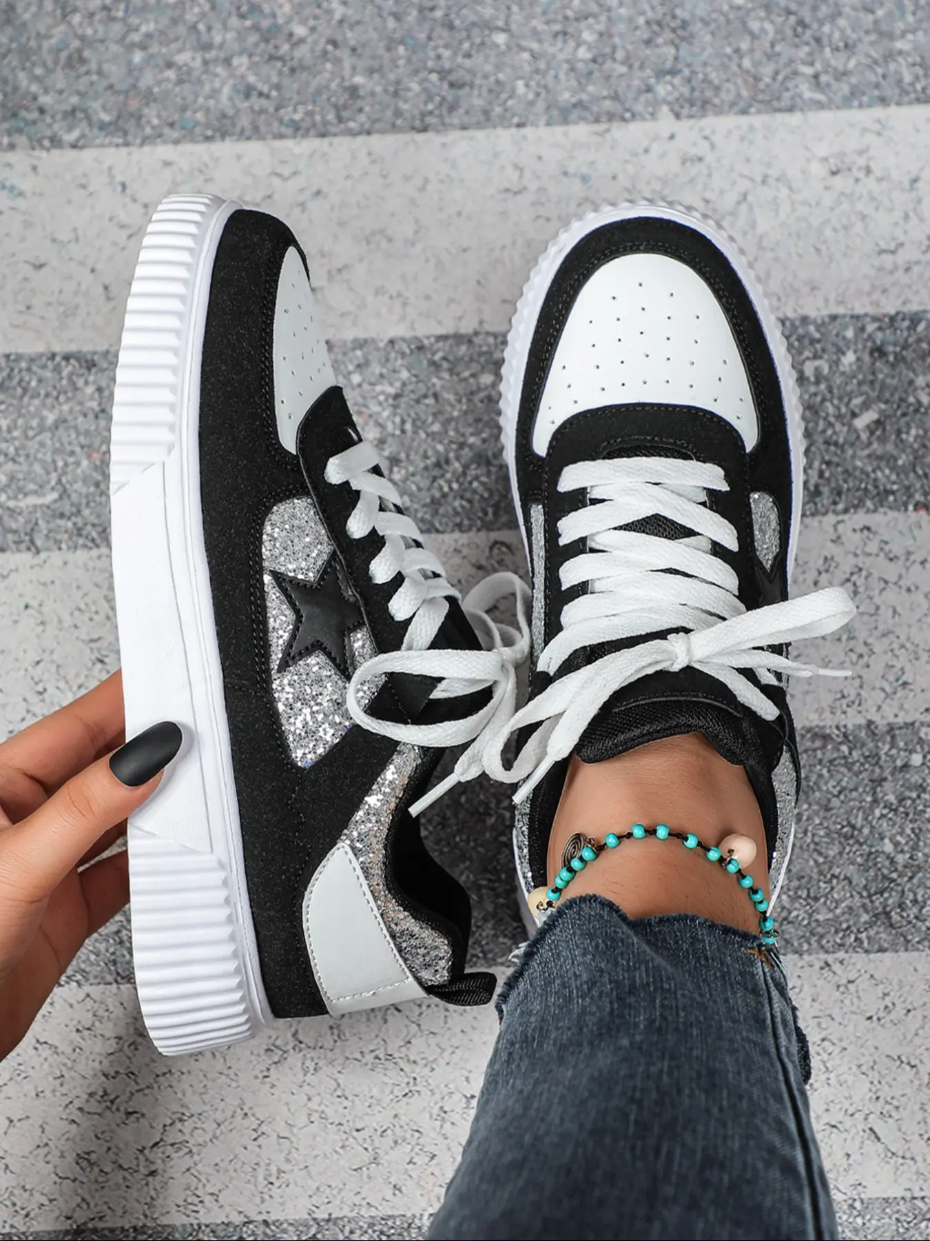 Women's Fashion Glitter Sneakers, Star Pattern, Comfortable Breathable Low Top, Casual Sporty Shoes for Party, Dance, Christmas Gift