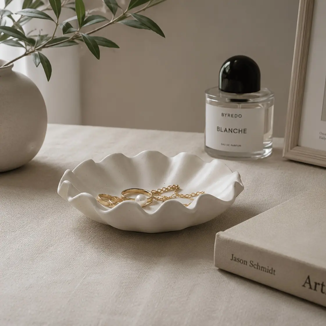 Pure Frosted Ceramic Plate with Wavy Edge, Luxury Style Table Decor, Snack and Dessert Serving Dish, Elegant Dining Accessory