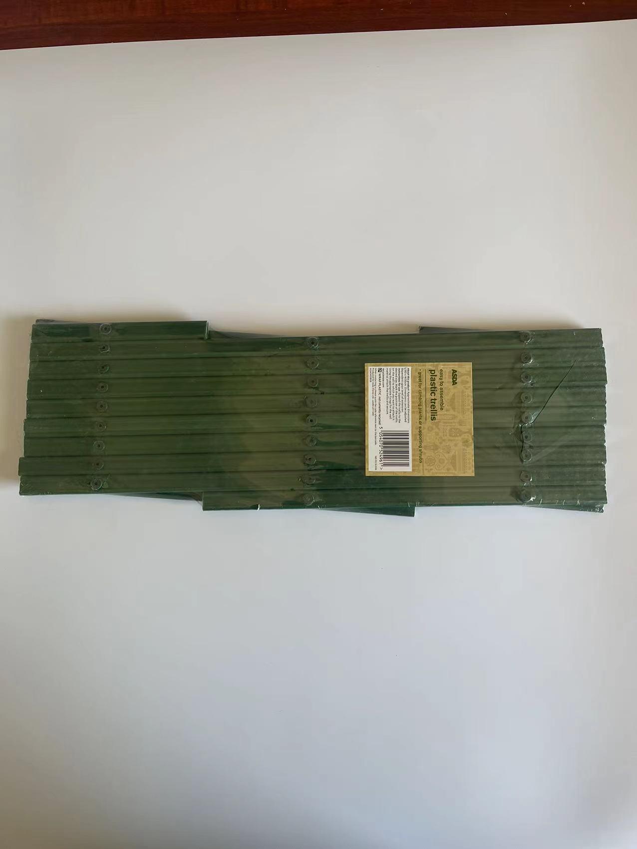 Expandable Green Garden Trellis, Plastic Lattice Trellis for Climbing Plants, Outdoor Wall Decor Trellis for Vines, Roses & Vegetables