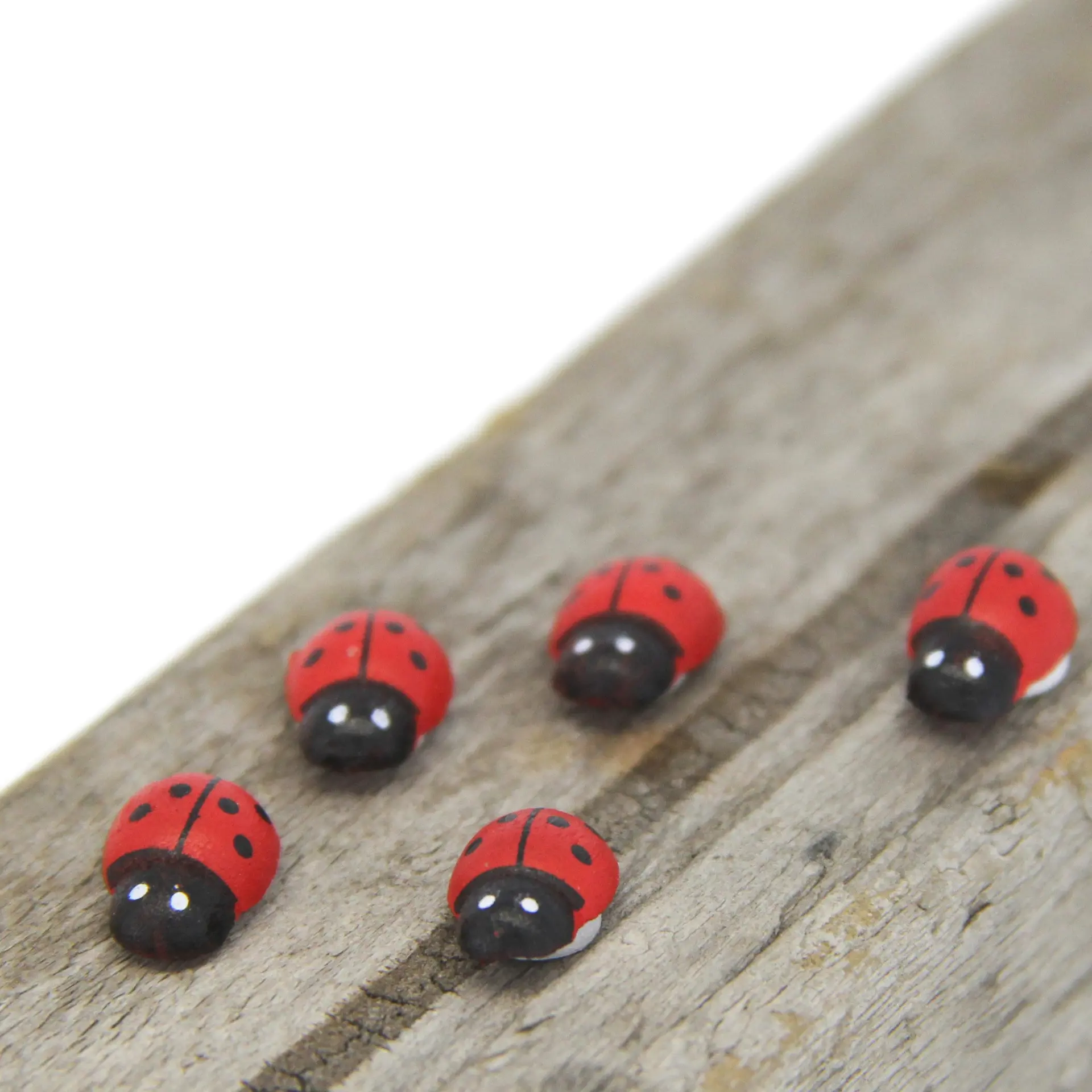 Mini Wooden Ladybug Interior Sticker, Car Dashboard Decorations, Creative Self-Adhesive Paper, Vehicle Accessories, Easy to Apply